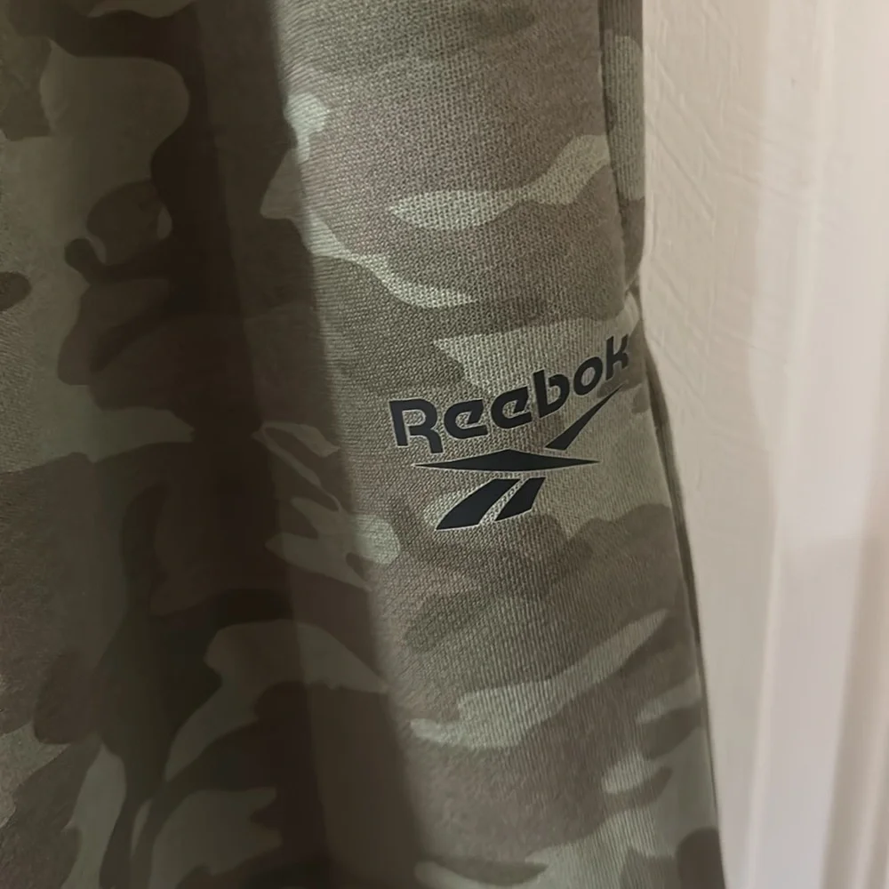 REEBOK FLEECE CAMO SHORTS: GREEN CAMO: NEW WITH TAGS: SIZE XL_2